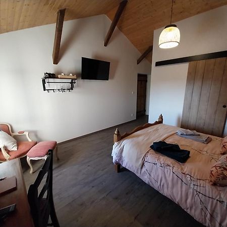 Au Granit Bleu Bed & Breakfast Faye-l'Abbesse Bagian luar foto